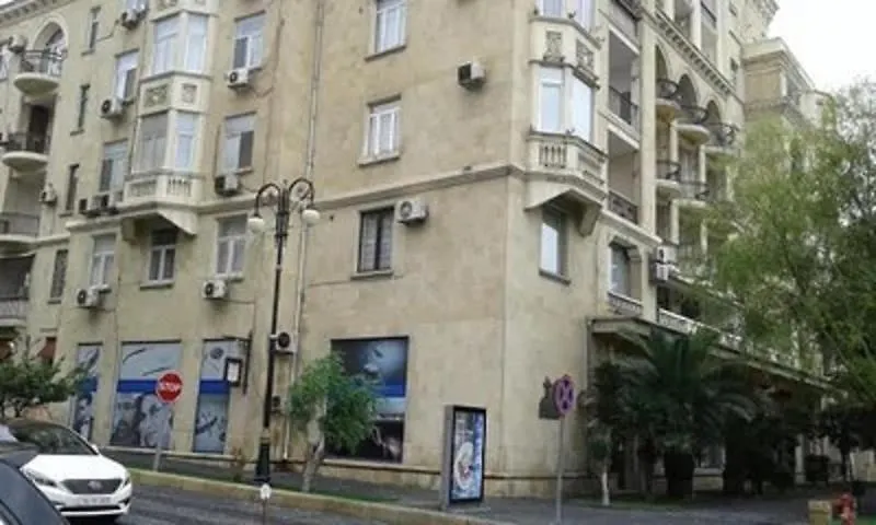 Neftiannikov Avenue Apartment Baku