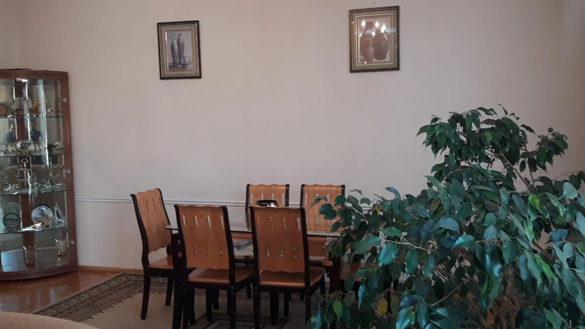 Neftiannikov Avenue Apartment Baku