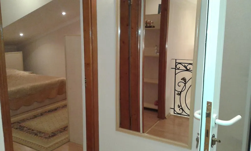 Neftiannikov Avenue Apartment Baku
