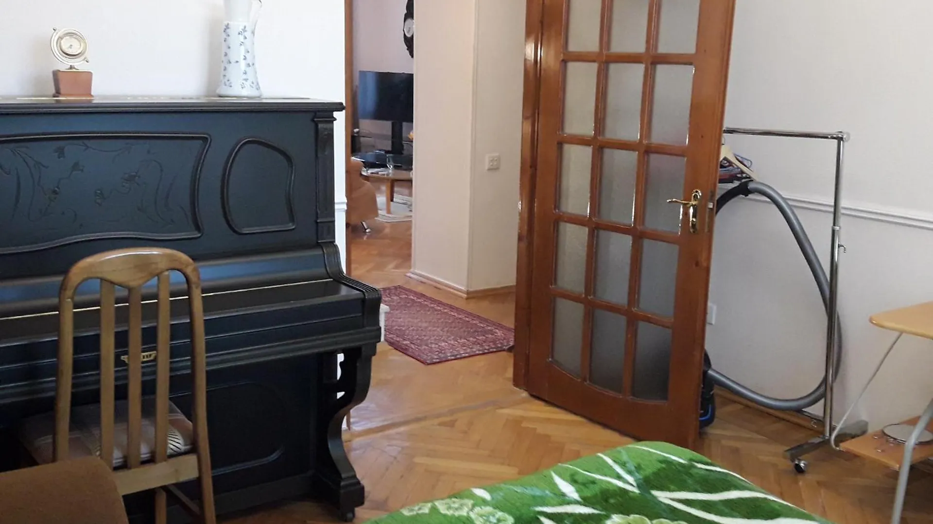 Neftiannikov Avenue Apartment Baku